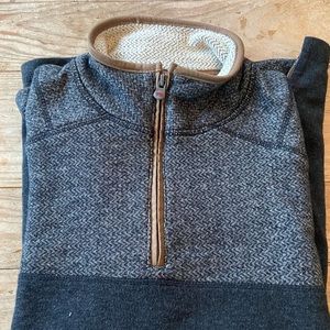 Dakota Grizzly quarter zip